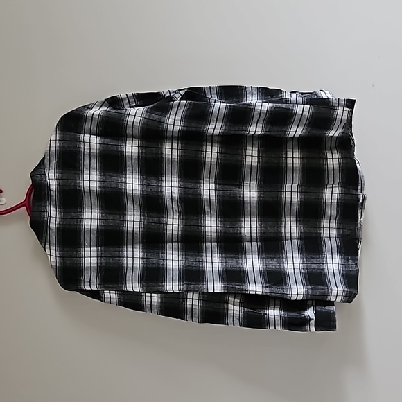 Plaid button down shirt NWOT - Picture 4 of 4
